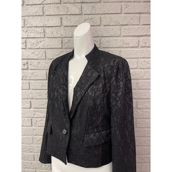 Chico’s Women Black Lace / Ponte Knit One Button Cropped Blazer Size 0 - Picture 2 of 12